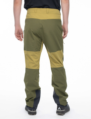 Bergans - Bekkely Hybrid Pants - lauko kelnės - olive green/dark olive green - 4