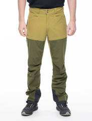 Bergans - Bekkely Hybrid Pants - bikses āra aktivitātēm - olive green/dark olive green - 6