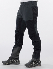 Bergans - Bekkely Hybrid Pants - bikses āra aktivitātēm - black / solid charcoal - 2
