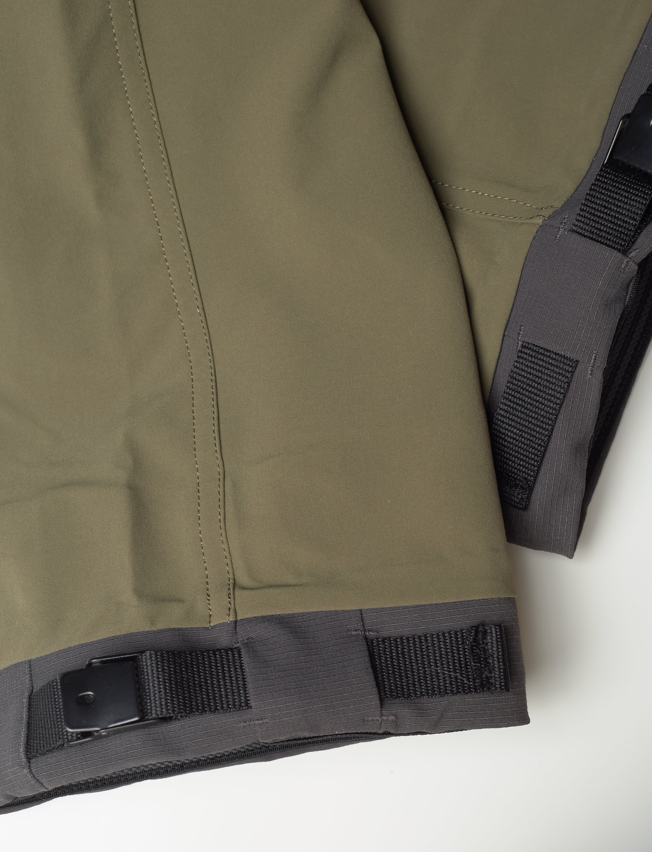 Bergans - Bekkely Hybrid W Pants - dark green mud / green mud - 4