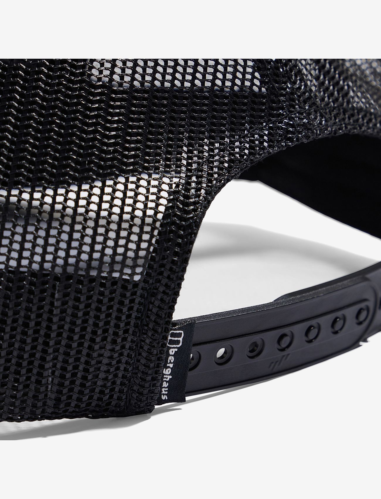 Berghaus - BG LOGO RECOGNITN TRUCKER CAP AU BLK - caps - black-black - 2