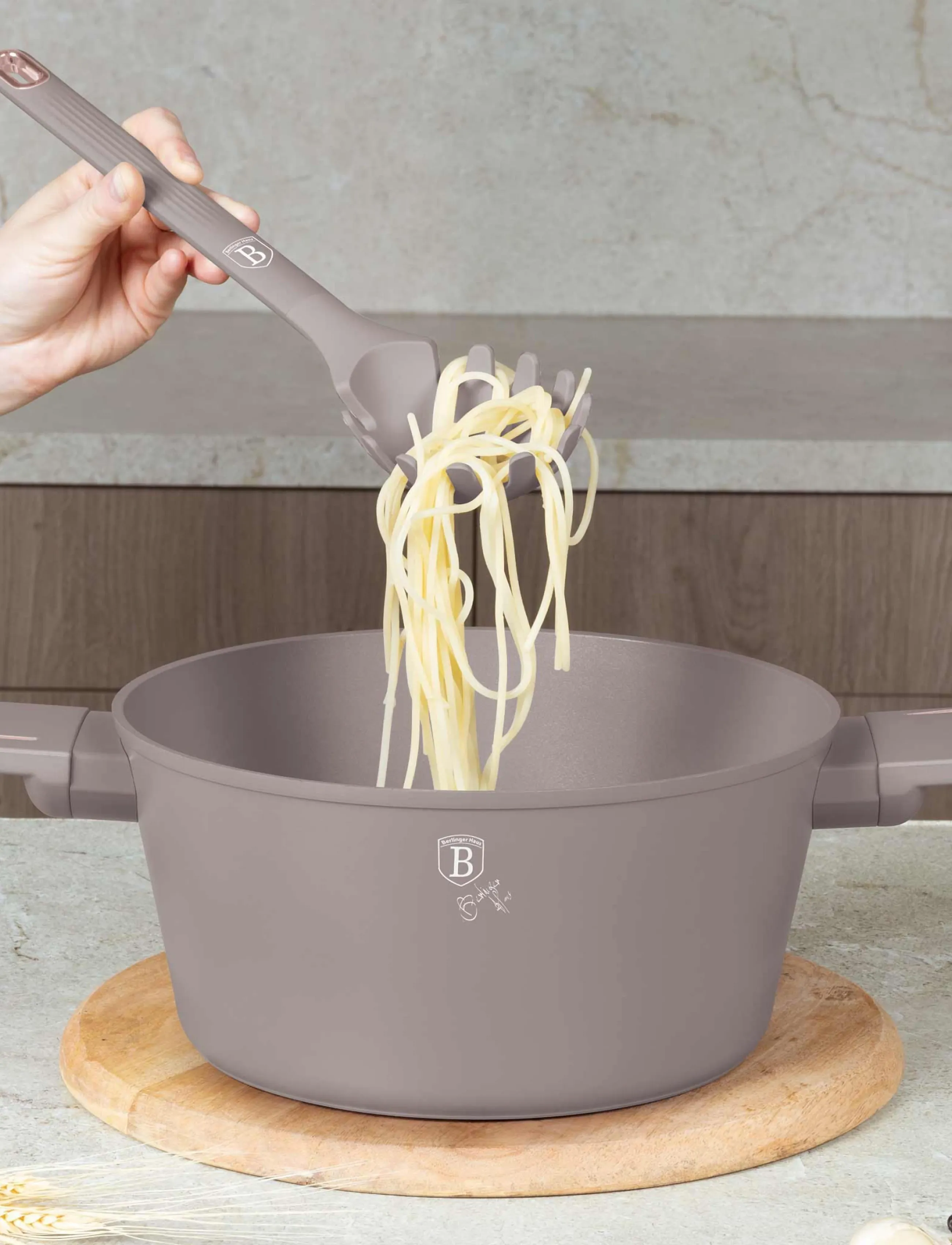 Berlingerhaus - 6 pcs kitchen tool set with stand, silicone, matt taupe - lusikad, kulbid ja pannilusikad - taupe collection - 2
