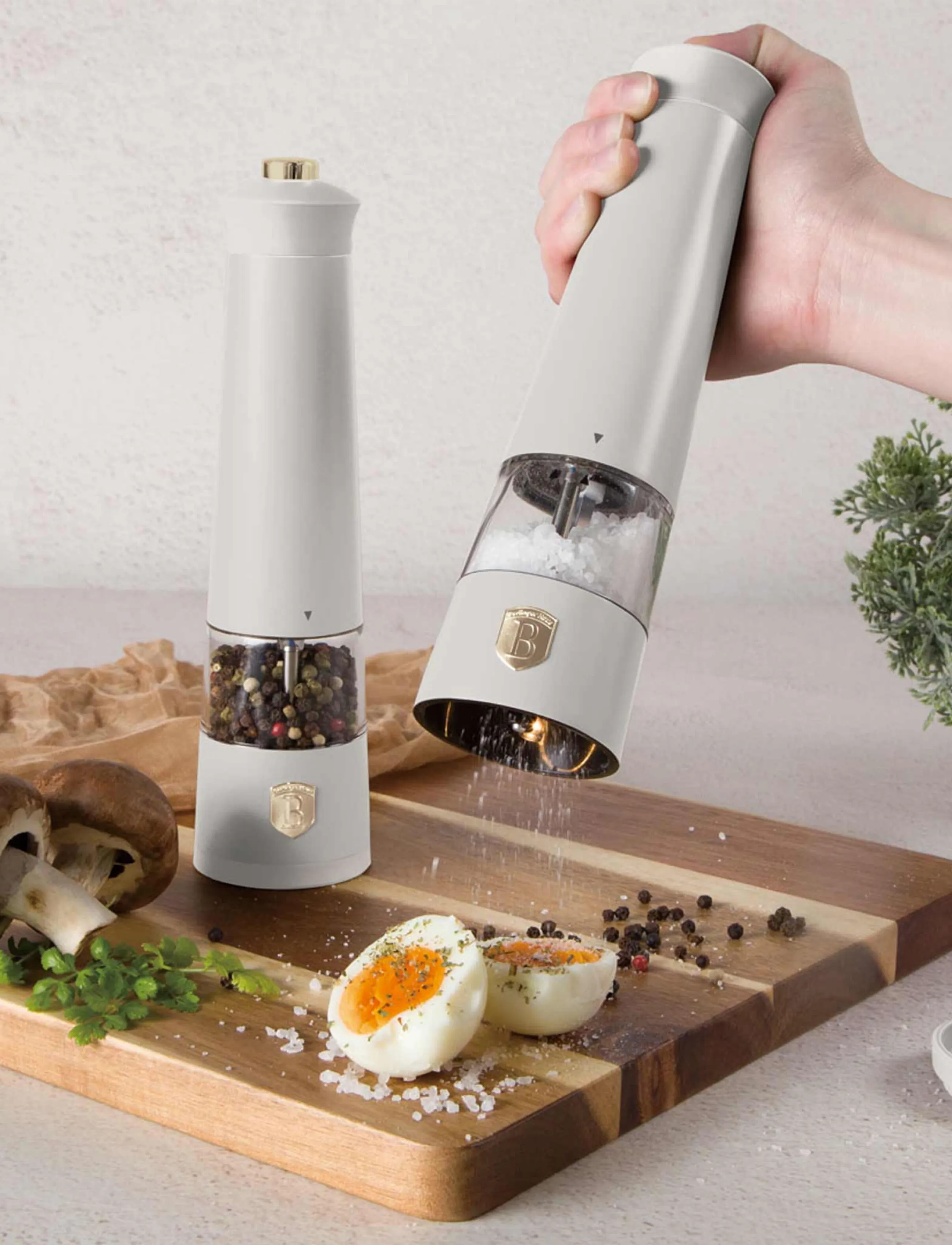 Berlingerhaus - Electric pepper and salt mill, 2 pcs set, matt cream - salt & pepper grinders - matt cream - 2