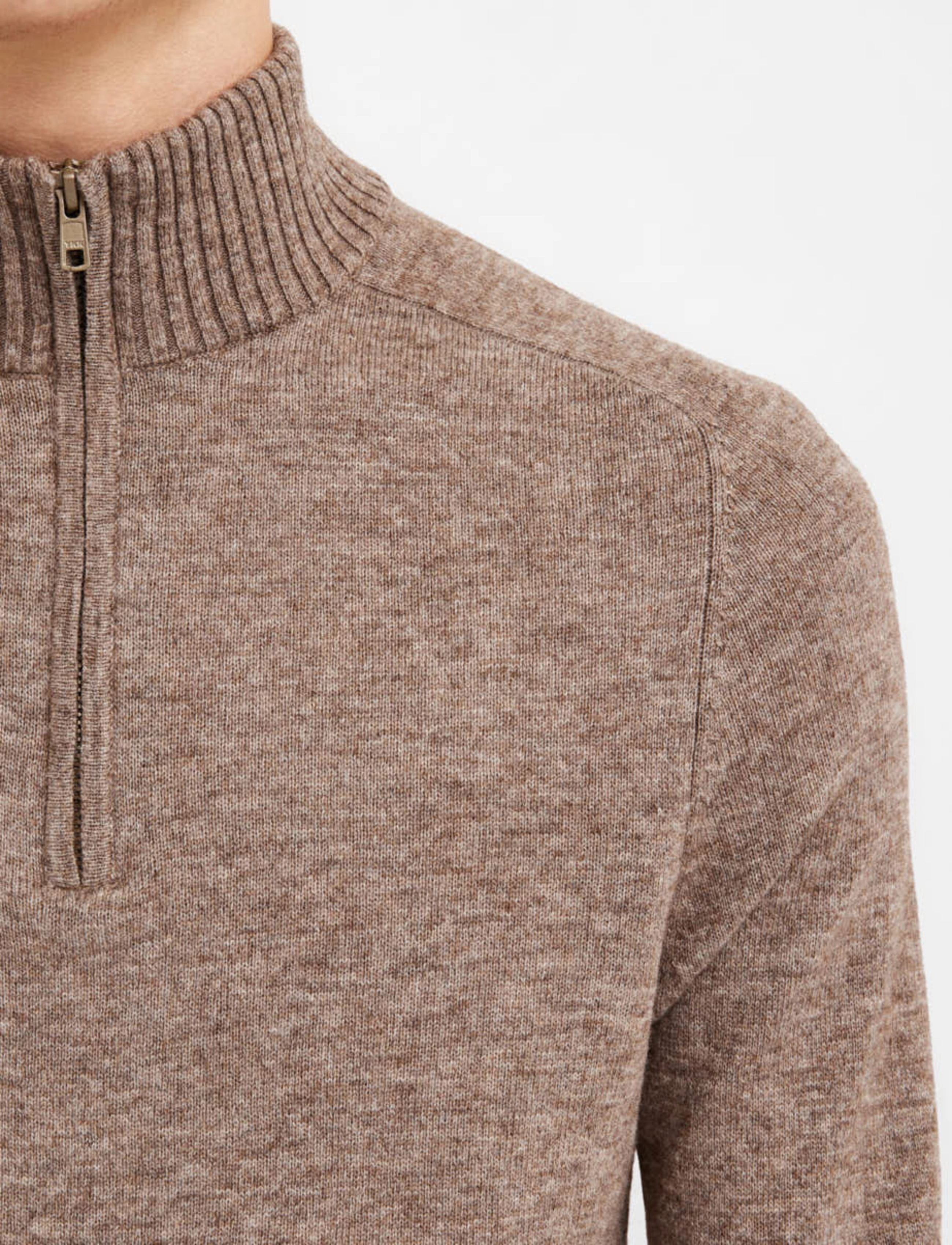 Bertoni - Vilhjalmer high neck zip knit - 865 nutmeg - 4