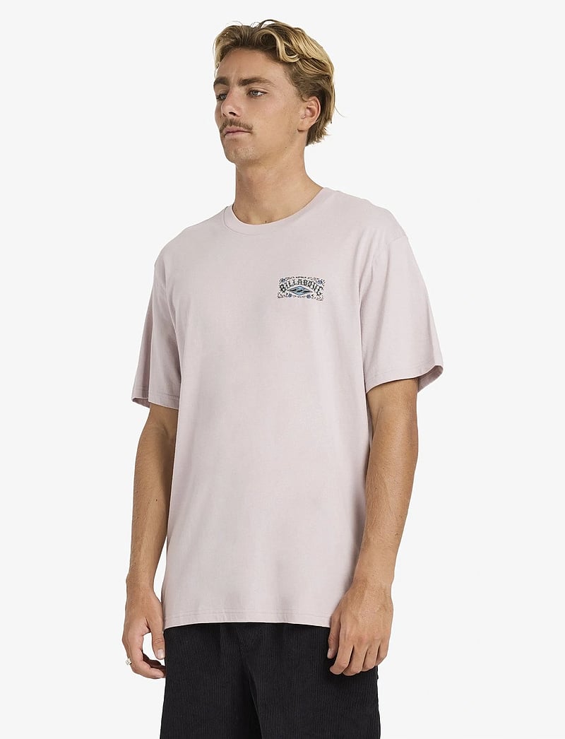 Billabong - HERITAGE ARCH PREMIUM SS - oberteile & t-shirts - dusty purple - 4