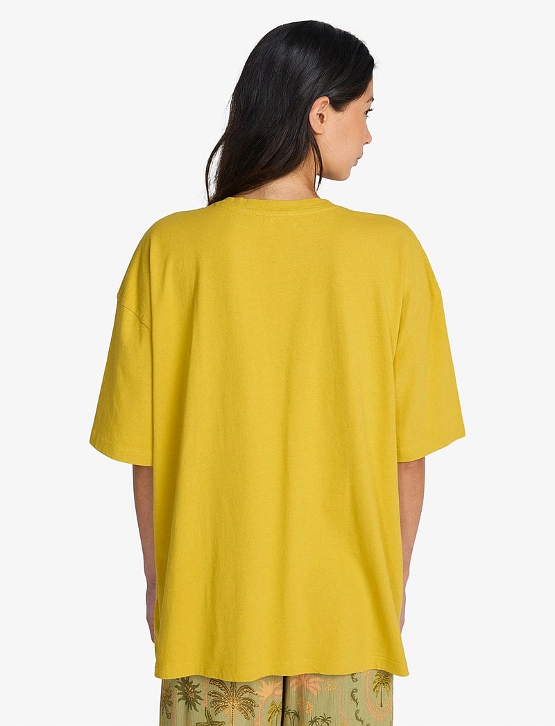 Billabong - BETWEEN NIGHT & DAWN - t-shirts - sulfur - 3