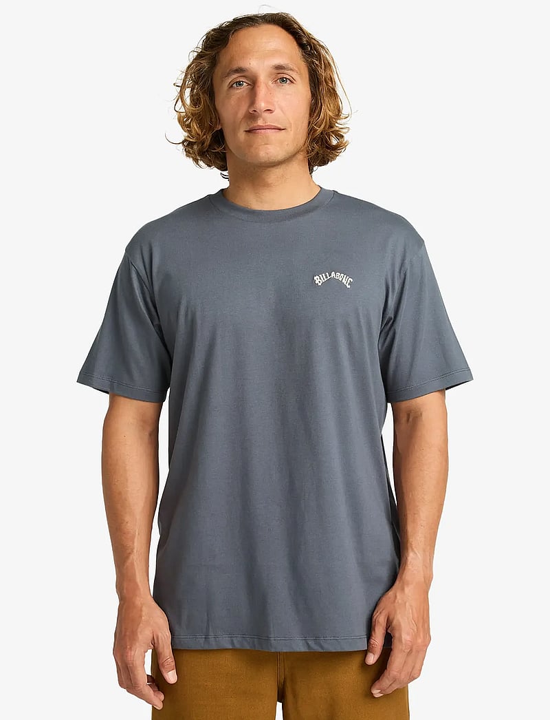 Billabong - ARCH CREW SS - oberteile & t-shirts - ombre blue - 0