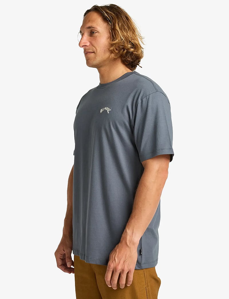 Billabong - ARCH CREW SS - oberteile & t-shirts - ombre blue - 4