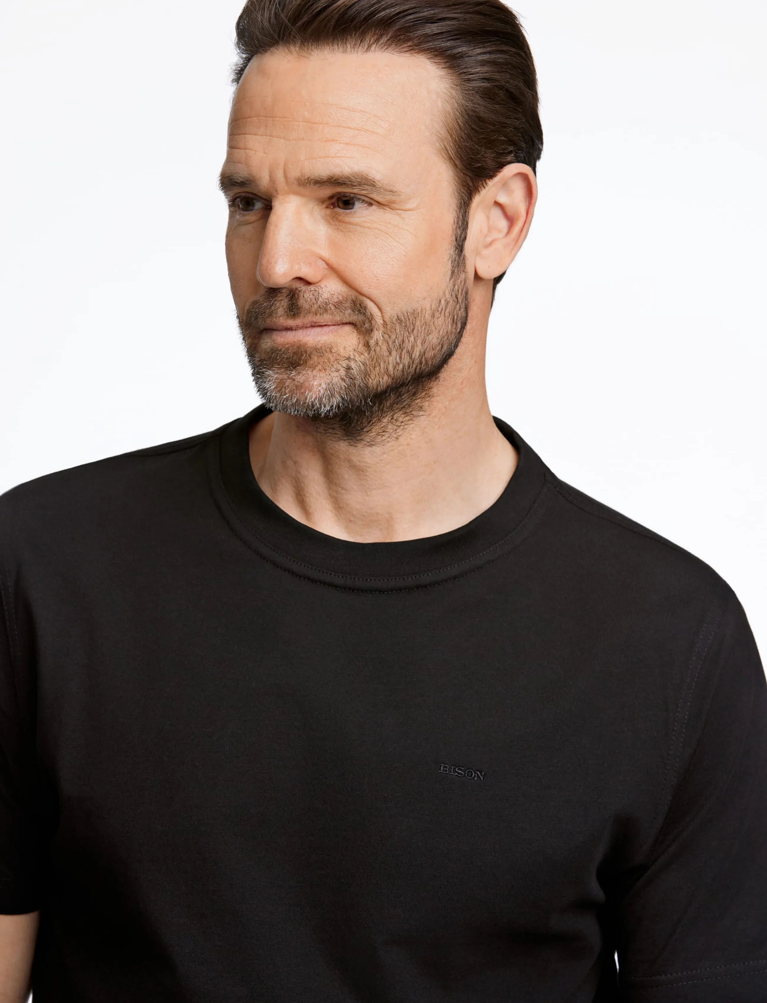 Bison - Basic o-neck tee with small BISON logo - t-shirts - black - 5