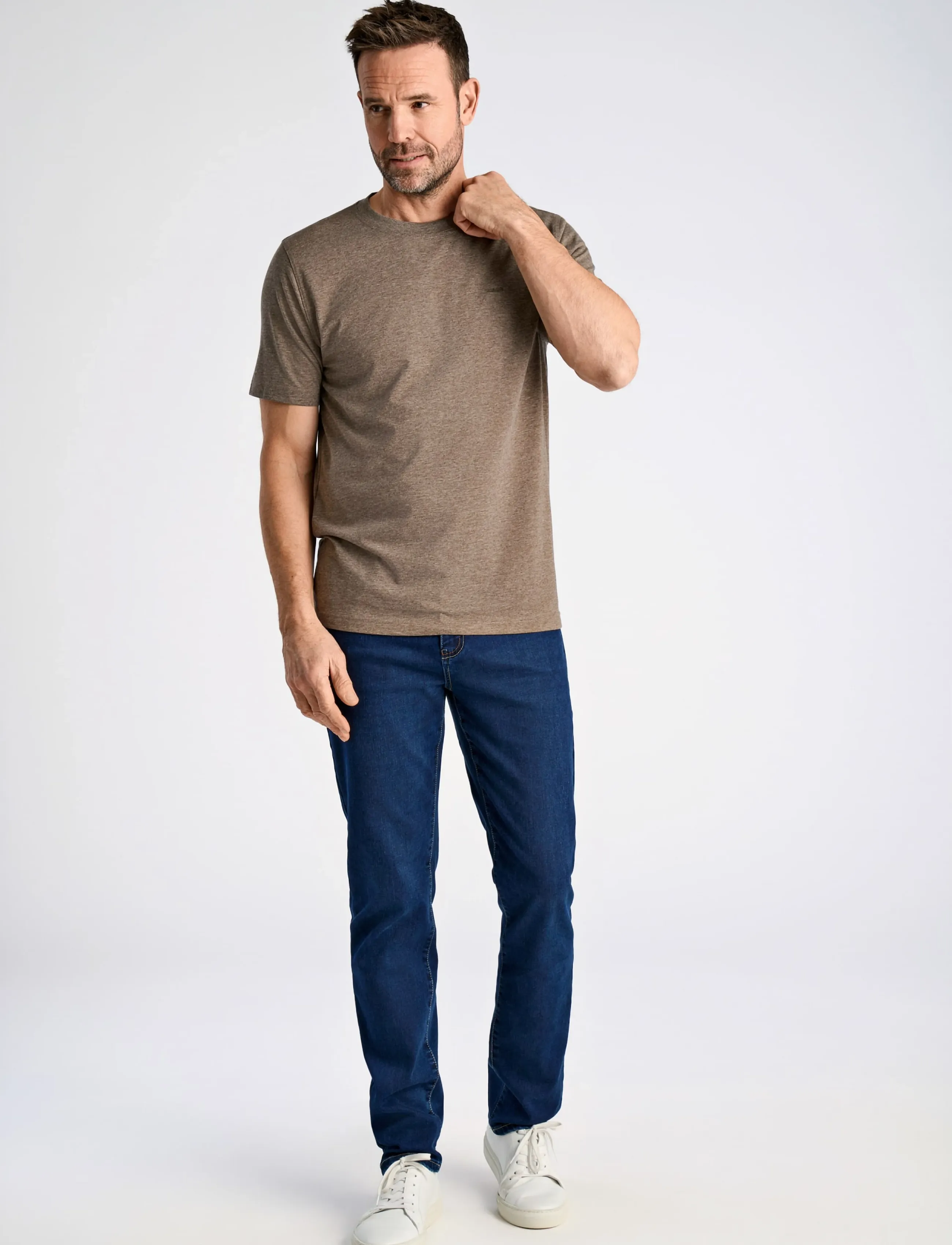 Bison - Basic o-neck tee with small BISON logo - kortærmede t-shirts - stone - 3