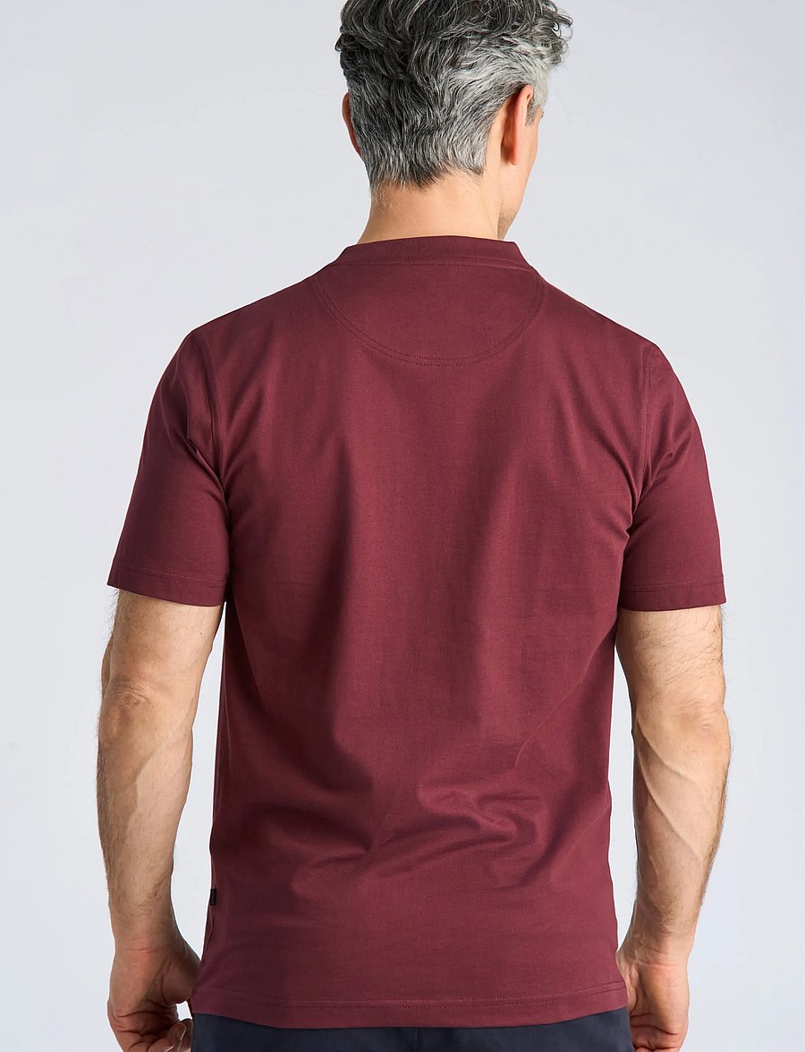 Bison - Basic o-neck tee with small BISON logo - kortærmede t-shirts - wine - 4