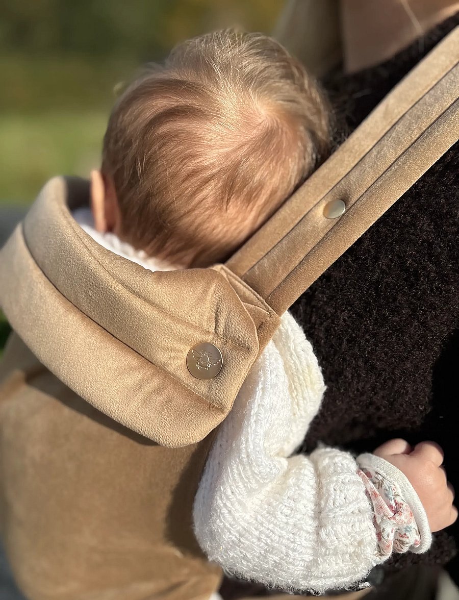 Bizzi Growin - Nomad Velvet Baby Carrier - bæreseler - almondine - 2