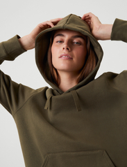 Björn Borg - CENTRE HOODIE - kapuutsiga dressipluusid - olive night - 6