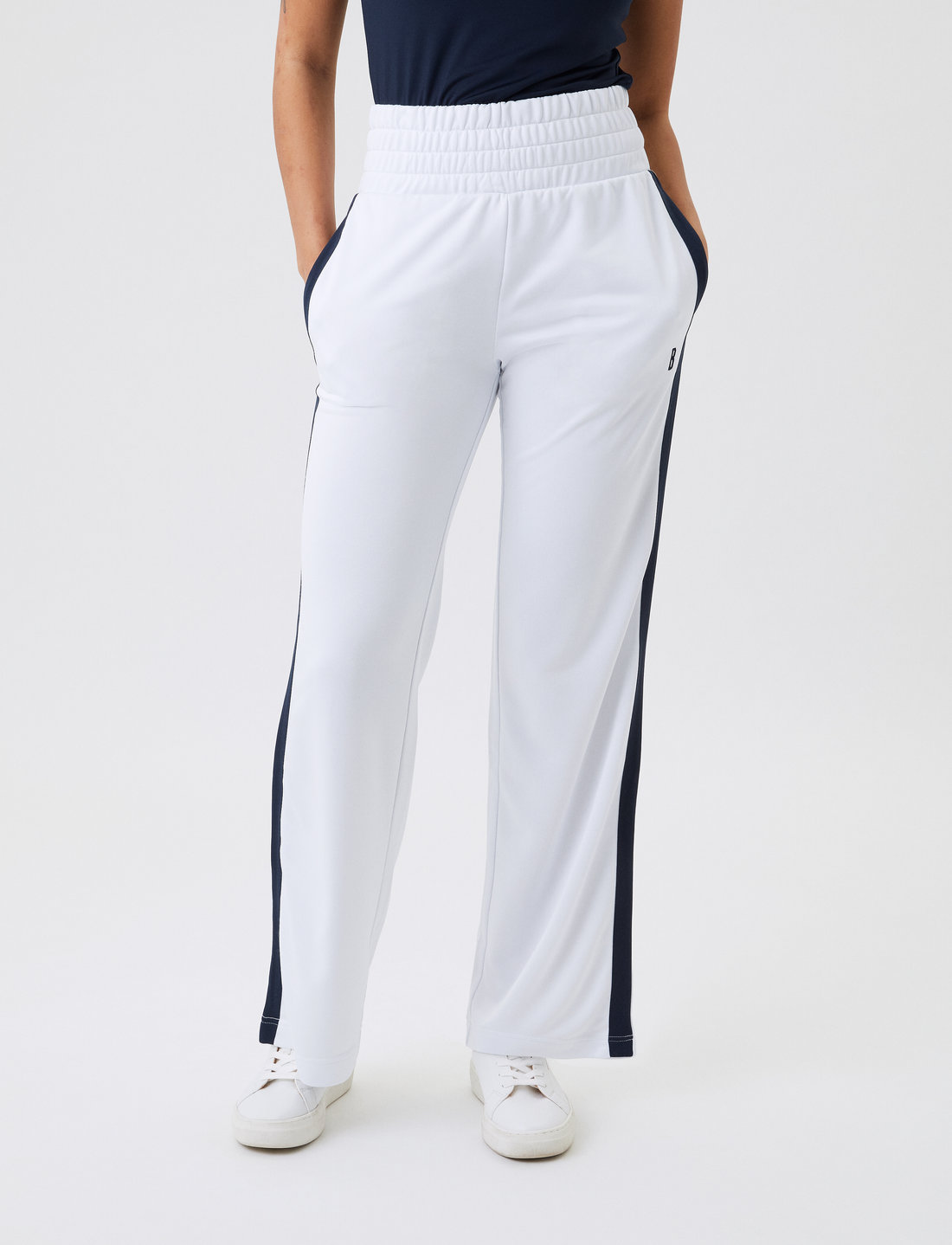 White sports 2025 track pants