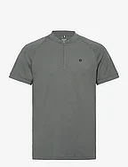 ACE PERFORMANCE ZIP POLO - URBAN CHIC