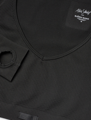 Björn Borg - ALICE SEAMLESS CROPPED LONGSLEEVE - navel shirts - black beauty - 12