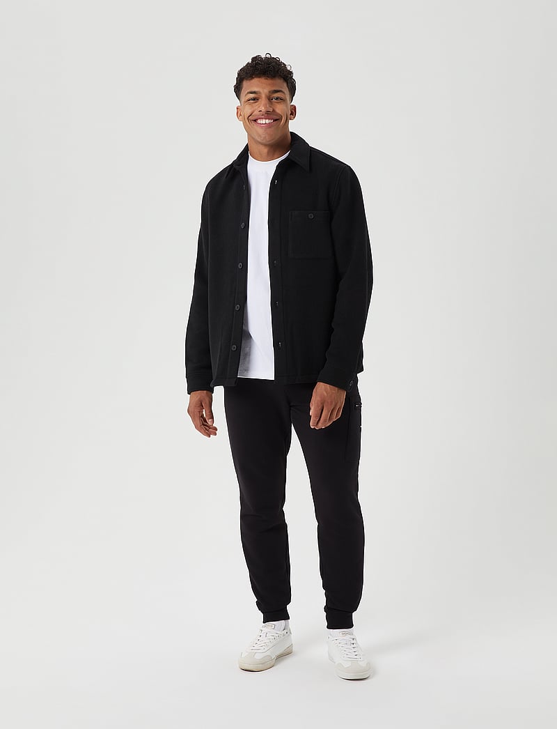 Björn Borg - CENTRE OVERSHIRT - toppar & t-shirts - black beauty - 4