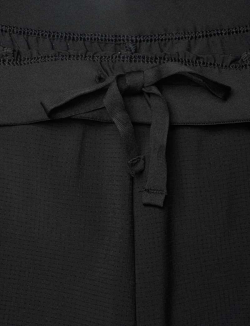 Björn Borg - ACE PRO 7" SHORTS - lühikesed treeningpüksid - black beauty - 3