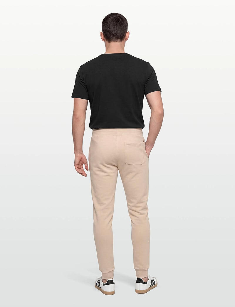 Björn Borg - BORG ESSENTIAL 3 SWEATPANTS - hosen - feather gray - 4