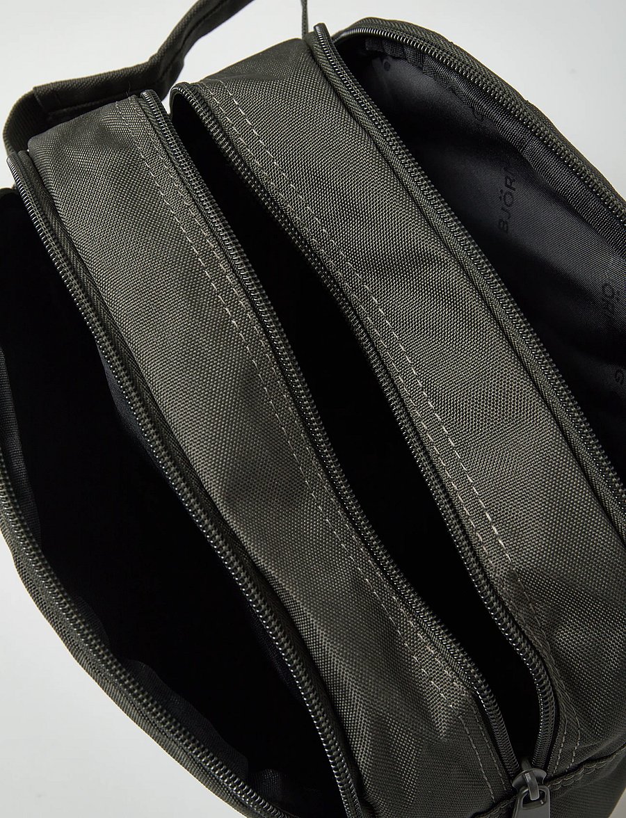 Björn Borg - CORE WASH BAG STANDING - väskaccessoarer - forest night - 5