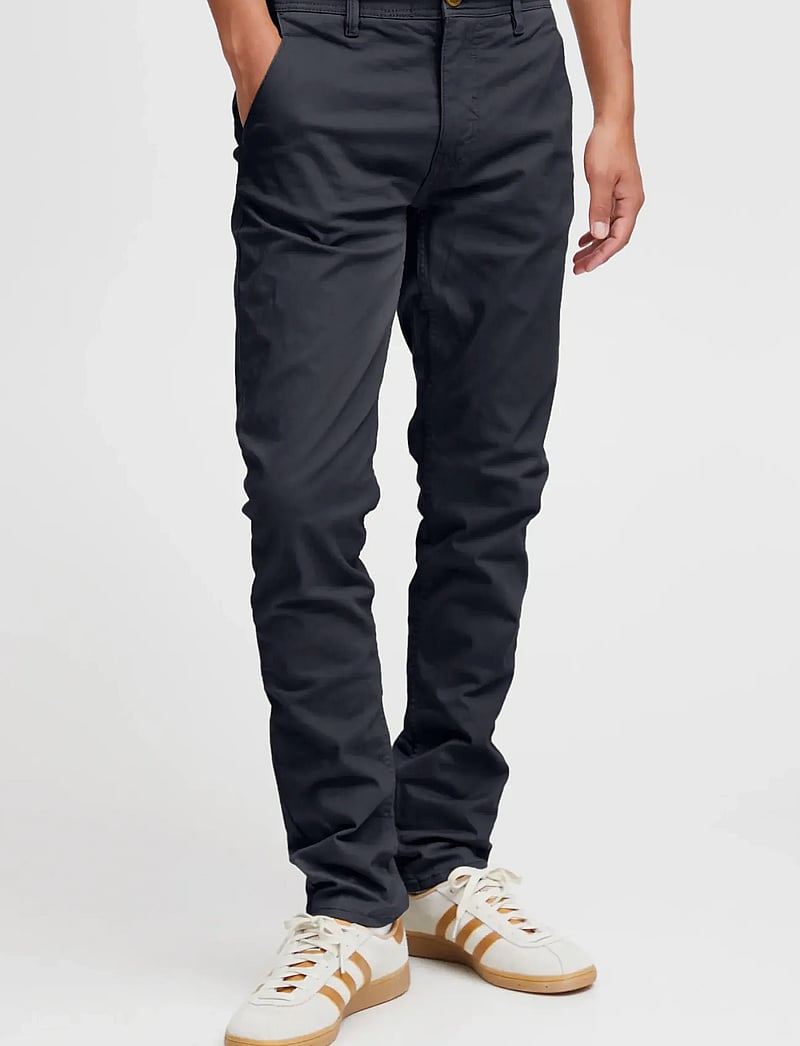 Blend - BHNATAN PANTS - chinos - dark navy blue - 4