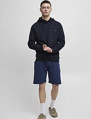 Blend - BHDOWNTON Hood sweatshirt - lowest prices - dark navy - 2