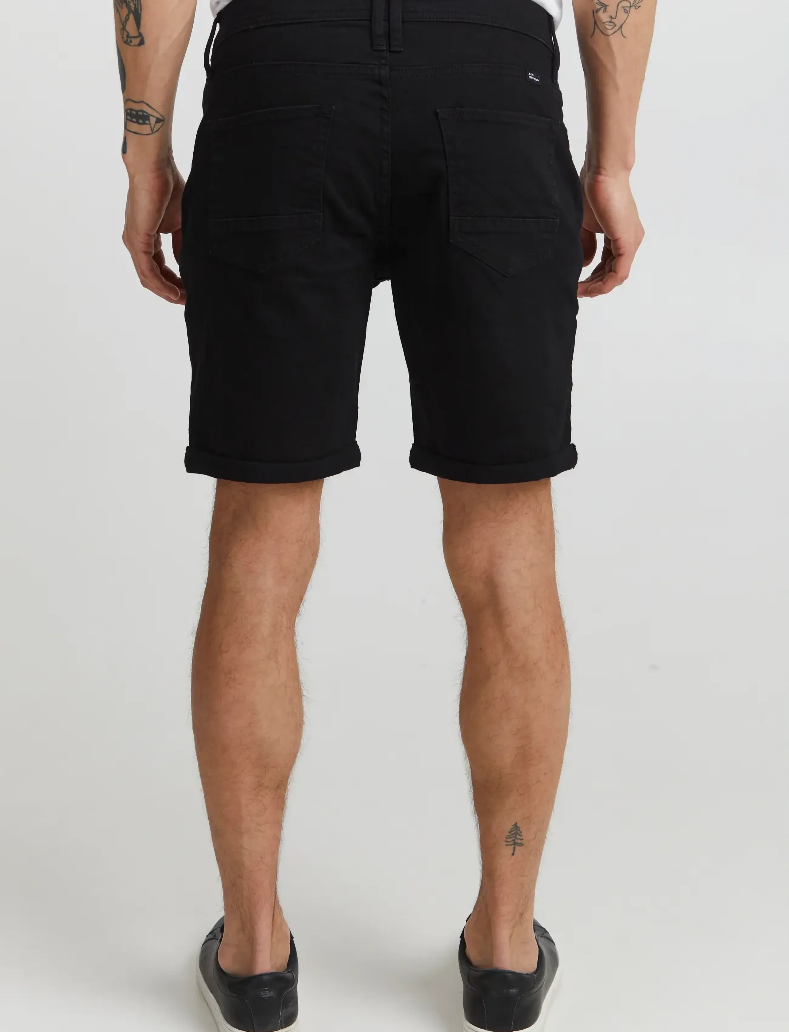 Blend - BHTWISTER 3326 S/REG NOOS - lühikesed teksapüksid - denim black - 3