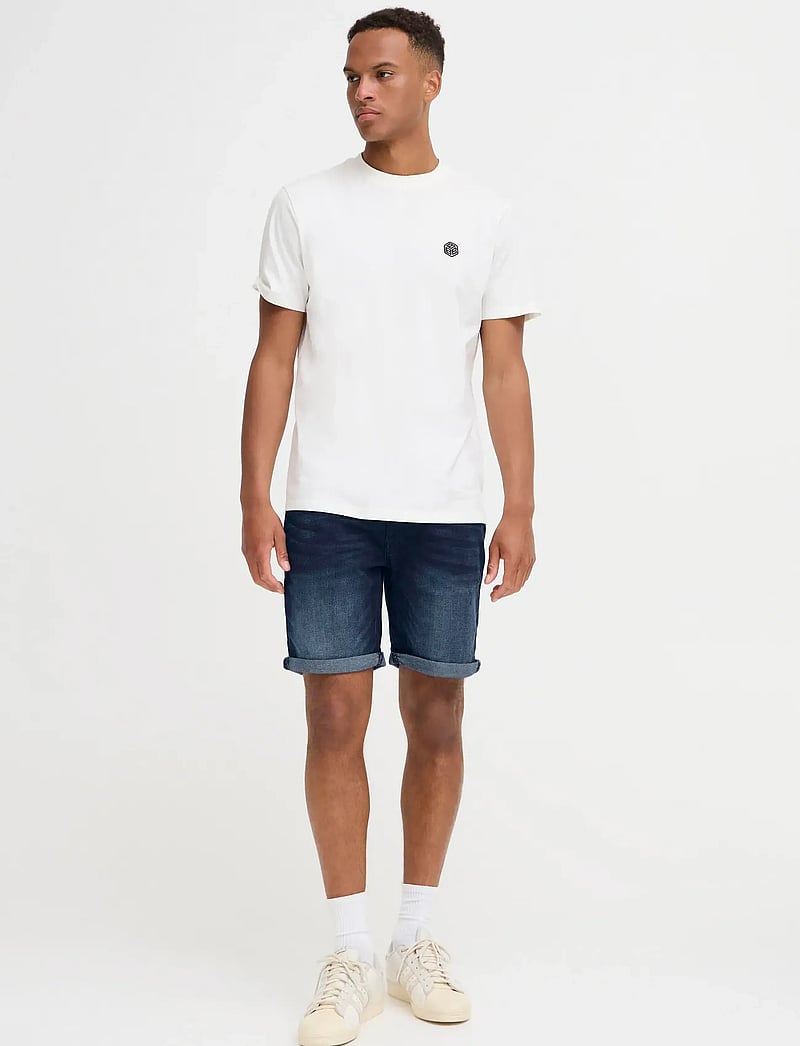 Blend - BHTWISTER 3326 S/REG NOOS - jeans shorts - denim dark blue - 0