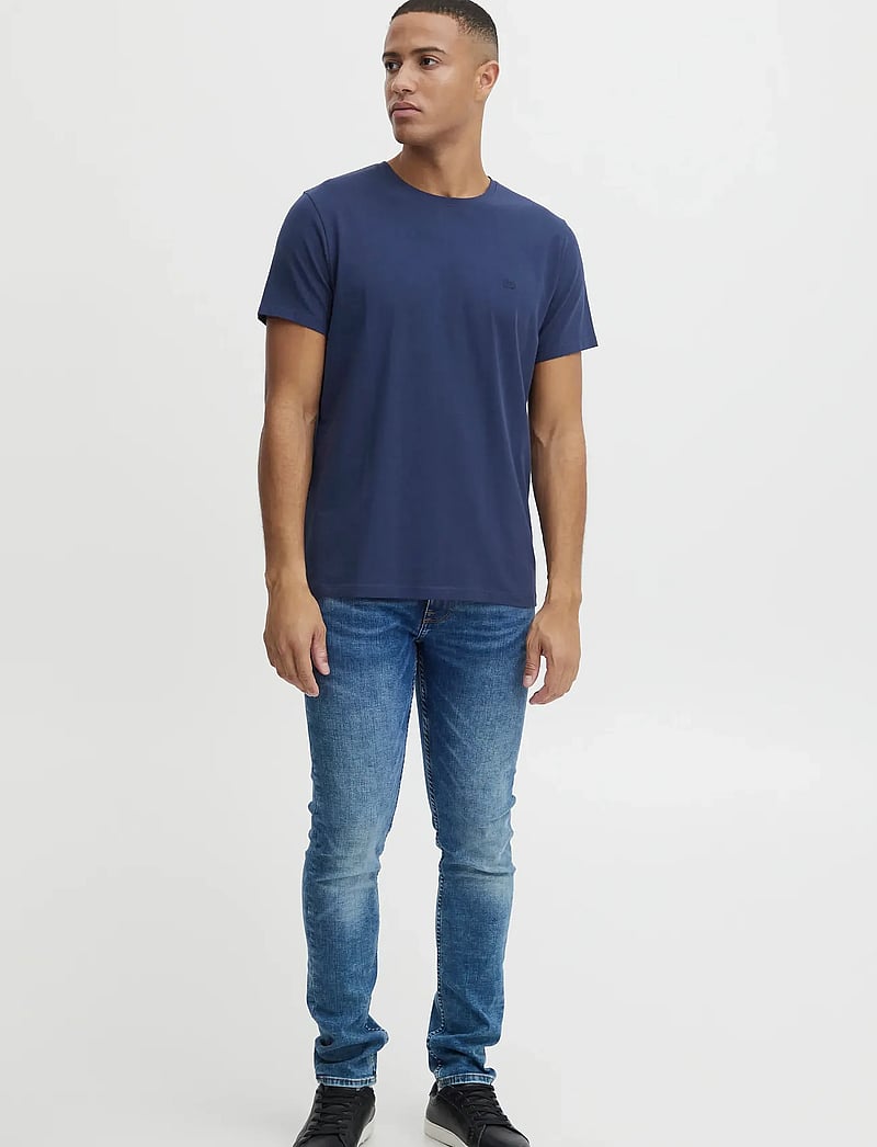 Blend - BHDINTON LOGO TEE CREW - kortærmede t-shirts - dress blues - 0