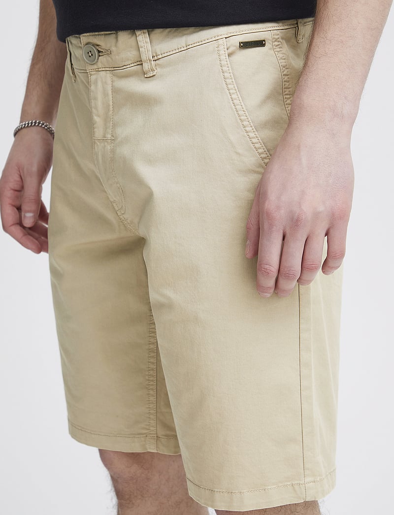 Blend - Shorts - lühikesed vabaajapüksid - crockery - 3