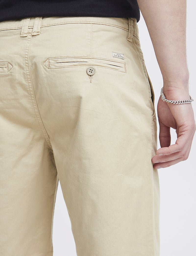 Blend - Shorts - lühikesed vabaajapüksid - crockery - 5