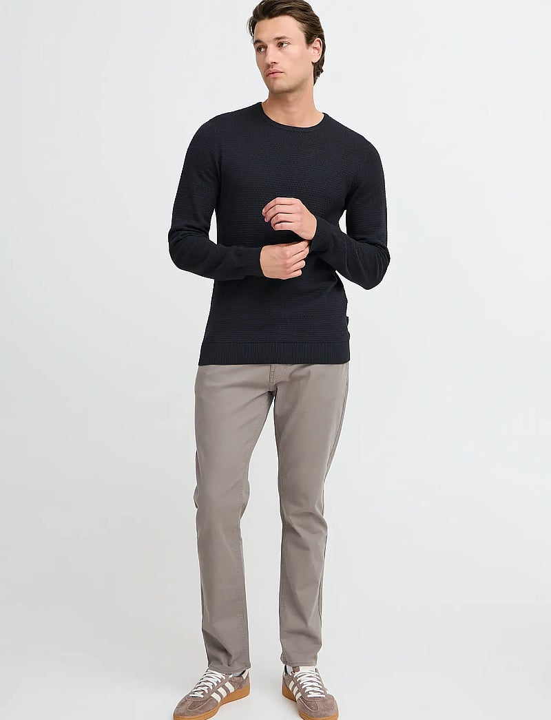 Blend - BHREDHILL CREW NECK KNIT NOOS - Ümmarguse kaelusega kudumid - black - 0