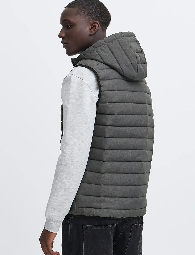Blend - BHEDMAR vest with hood - västar - black melange - 3