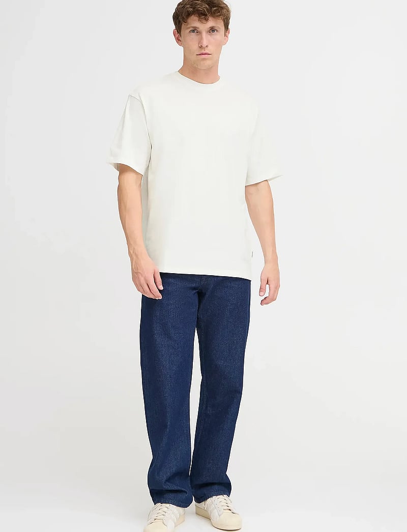 Blend - BHFISHER OVERSIZE TEE NOOS - short-sleeved t-shirts - snow white - 0