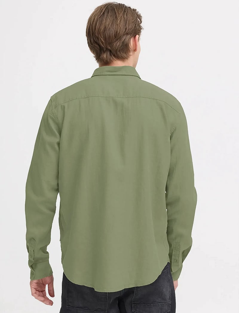 Blend - BHBOBBY LINEN L/S - hørskjorter - oil green - 3