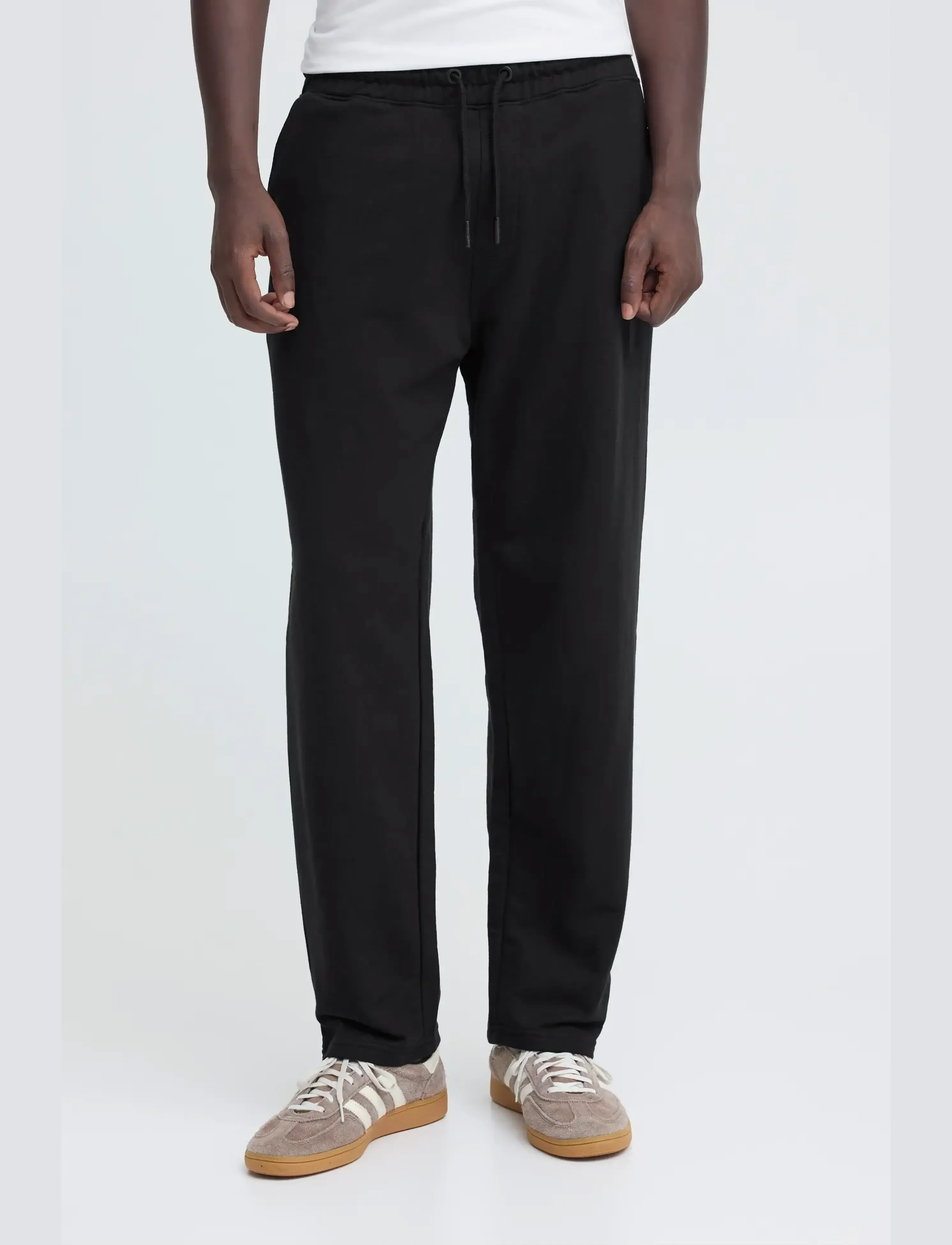 Blend - BHBRODY STREIGHT SWEATPANTS - die niedrigsten preise - black beauty - 3