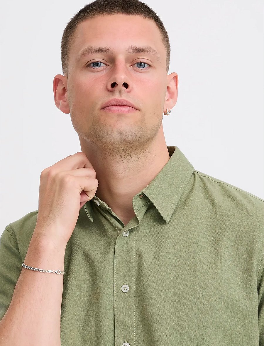Blend - BHBOBBY LINEN S/S - linen shirts - oil green - 4
