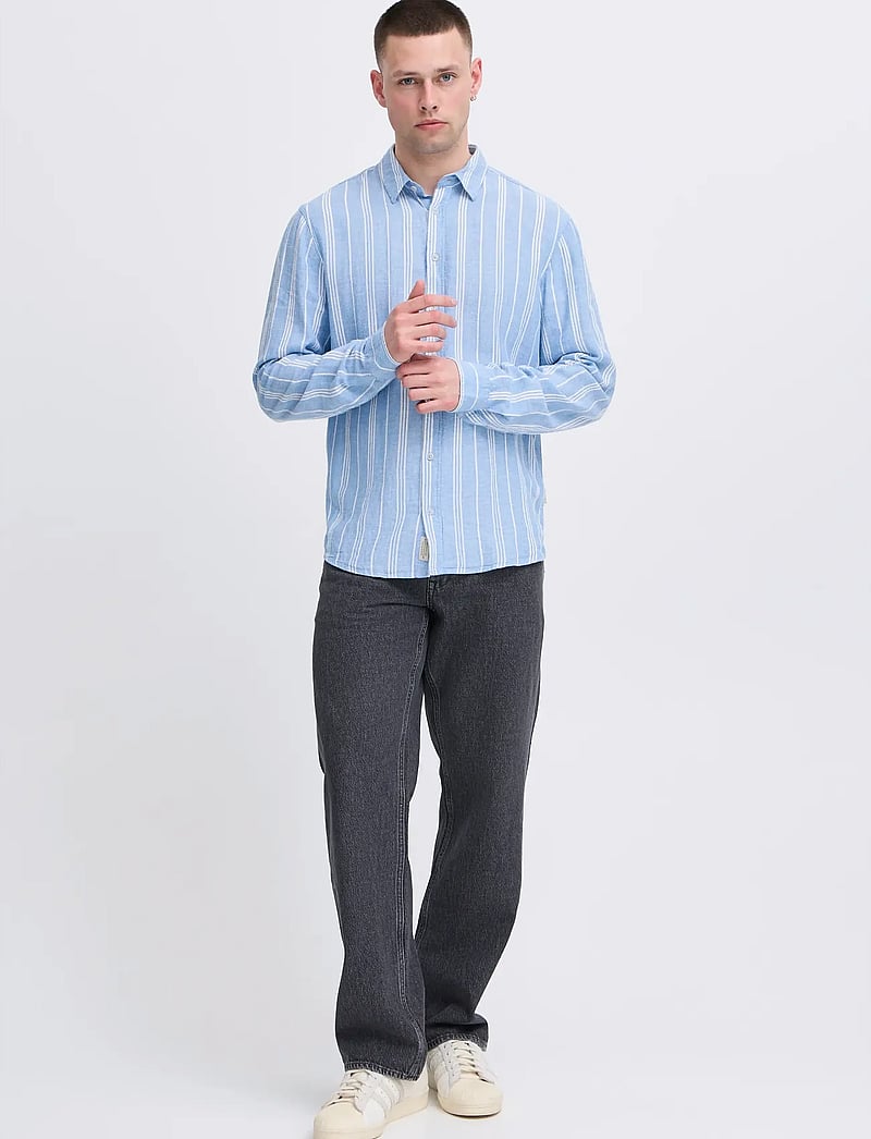 Blend - BHBOBBY LINEN STRIPE - randiga skjortor - airy blue - 0