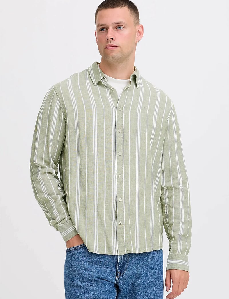 Blend - BHBOBBY LINEN STRIPE - randiga skjortor - oil green - 5