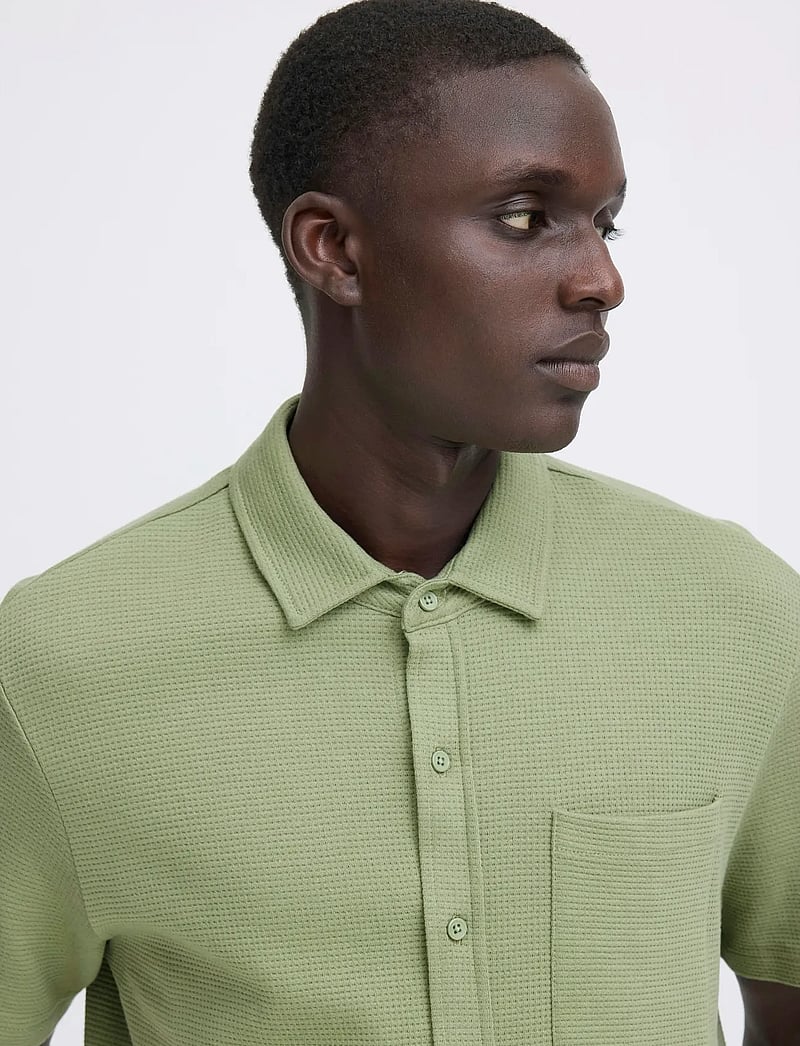 Blend - BHFILLIP SHIRT - chemises à manches courtes - oil green - 4
