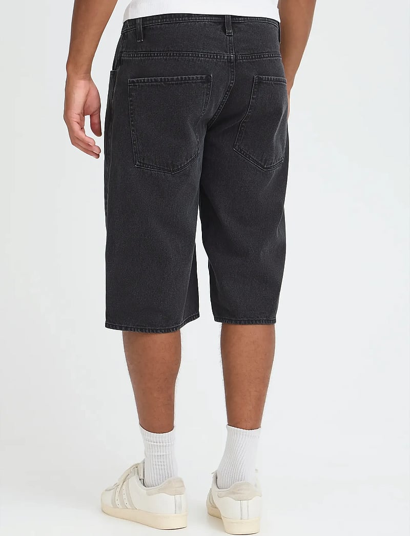Blend - BHFLAKE LOOSE DENIMSHORTS - lühikesed teksapüksid - denim black - 4