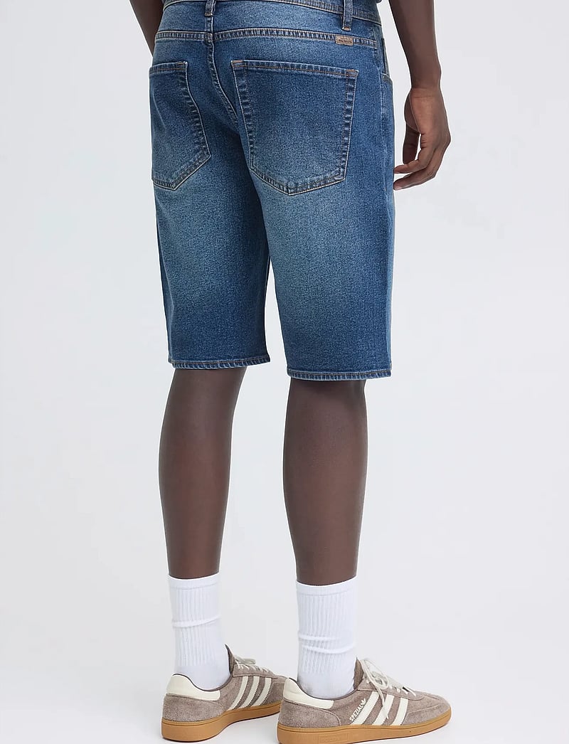 Blend - BHTWISTER SLM/REG DENIMSHORTS - jeans shorts - denim middle blue - 3