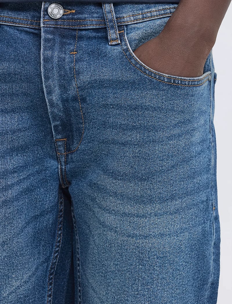 Blend - BHTWISTER SLM/REG DENIMSHORTS - jeans shorts - denim middle blue - 4