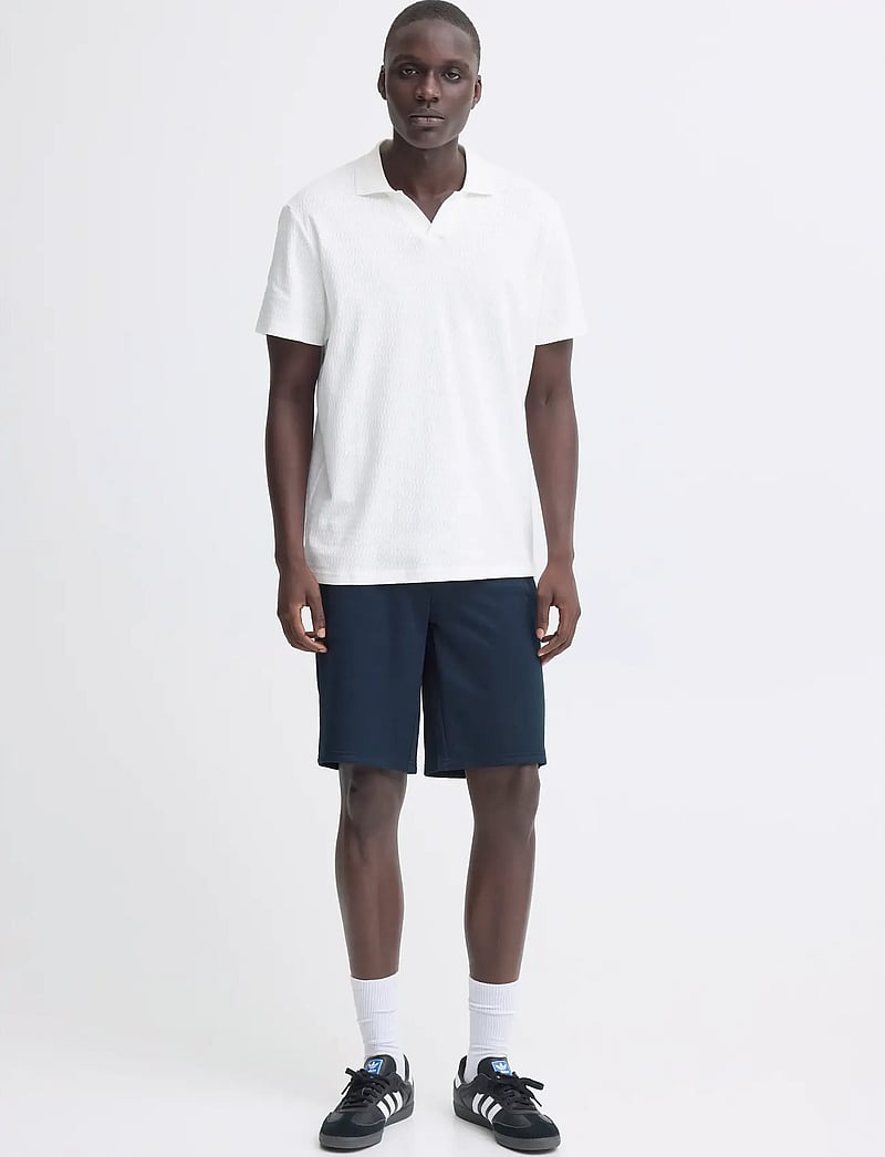 Blend - BHADRIAN REG SHORTS - chinos shorts - salute - 0