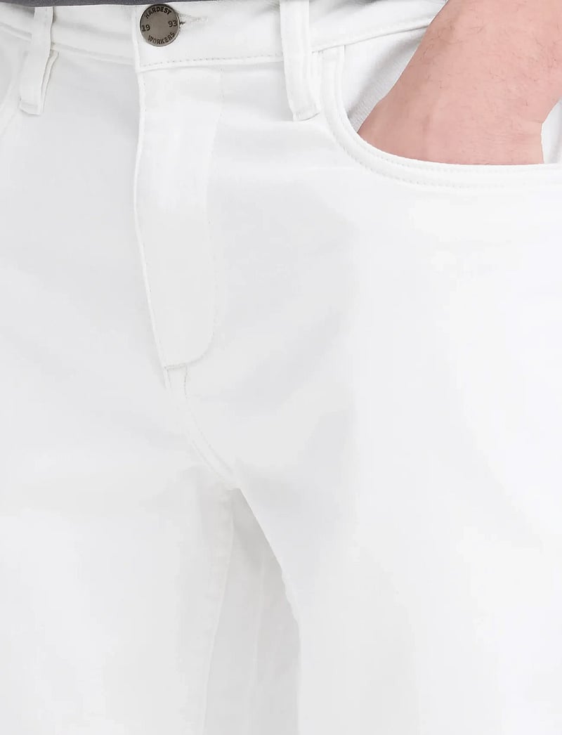 Blend - BHBLIZZARD_DENIMSHORTS_JOGG - casual shorts - snow white - 4