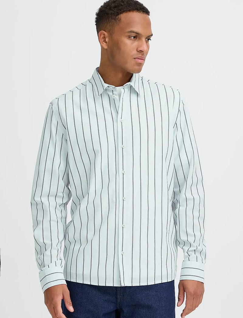 Blend - BHDAVENSHIRT STRIPE - triibulised särgid - wintersky - 4