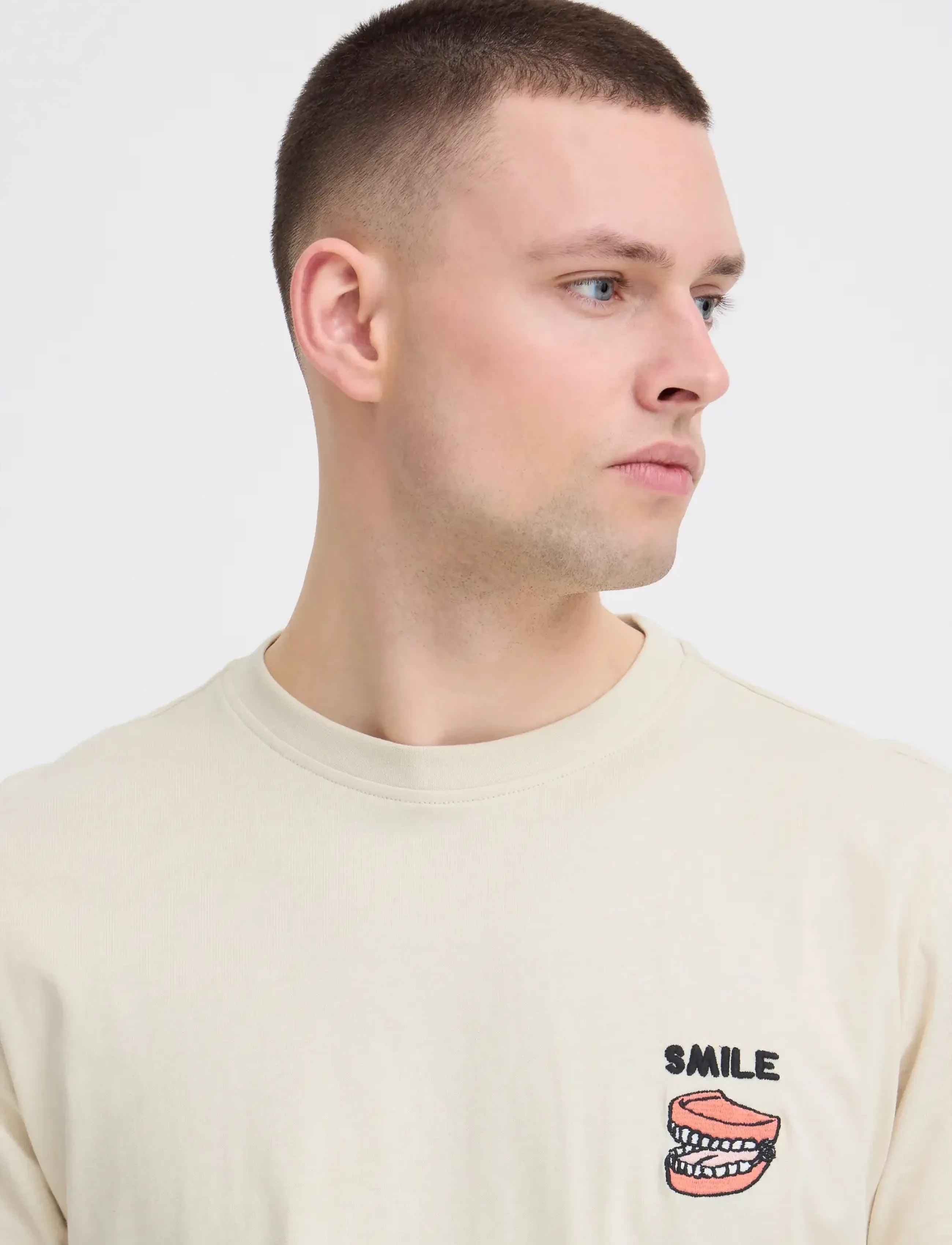 Blend - BHKASH FUNNY EMB S/S TEE - die niedrigsten preise - oyster gray - 4