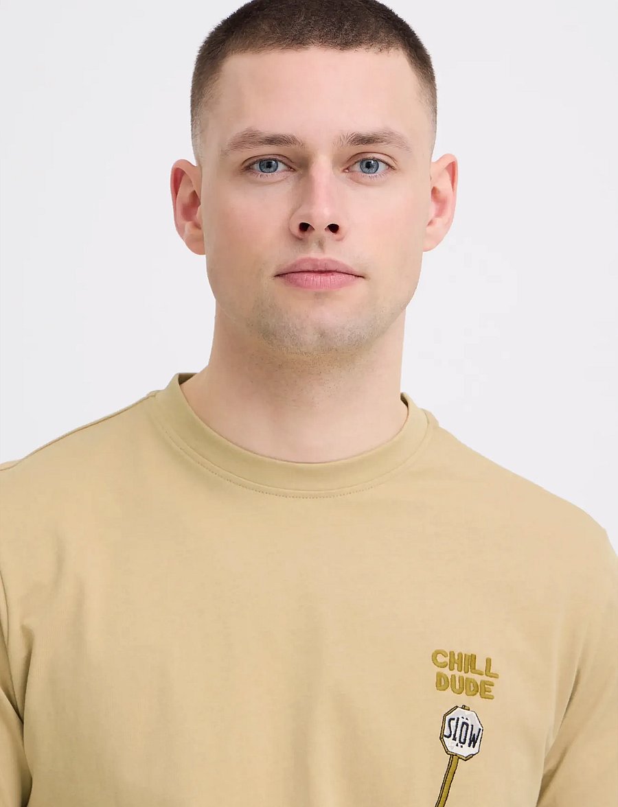 Blend - BHKAMERON FUNNY EMB S/S TEE - short-sleeved t-shirts - starfish - 4