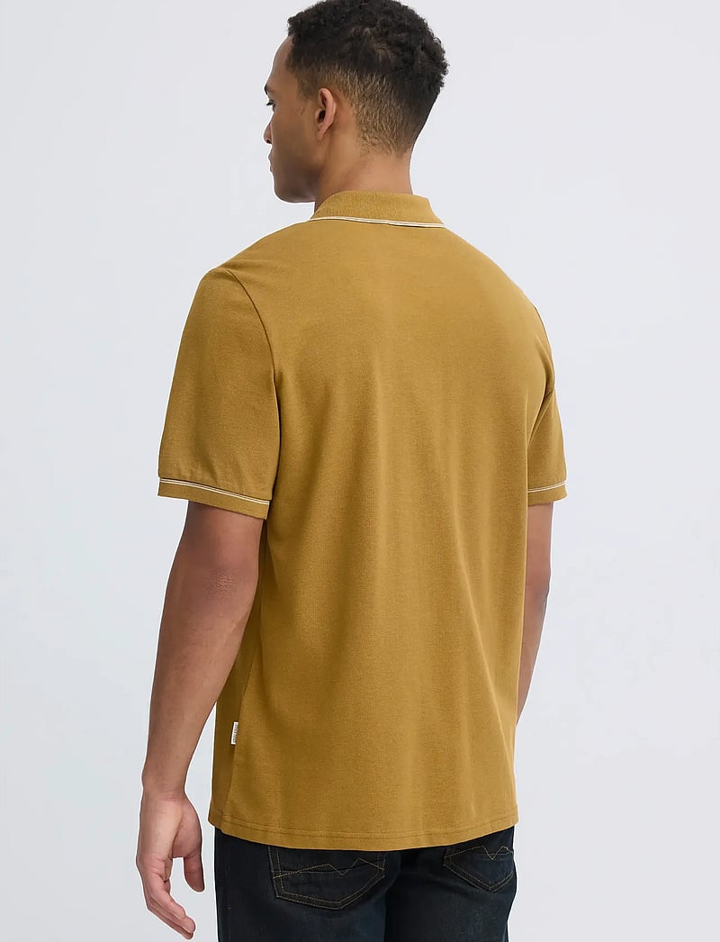 Blend - BHELWOOD SHIRT POLO S/S - knitted polos - butternut - 3