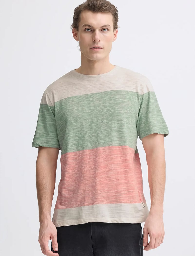 Blend - BHKEITH BLOCK S/S TEE - short-sleeved t-shirts - burnt coral - 4